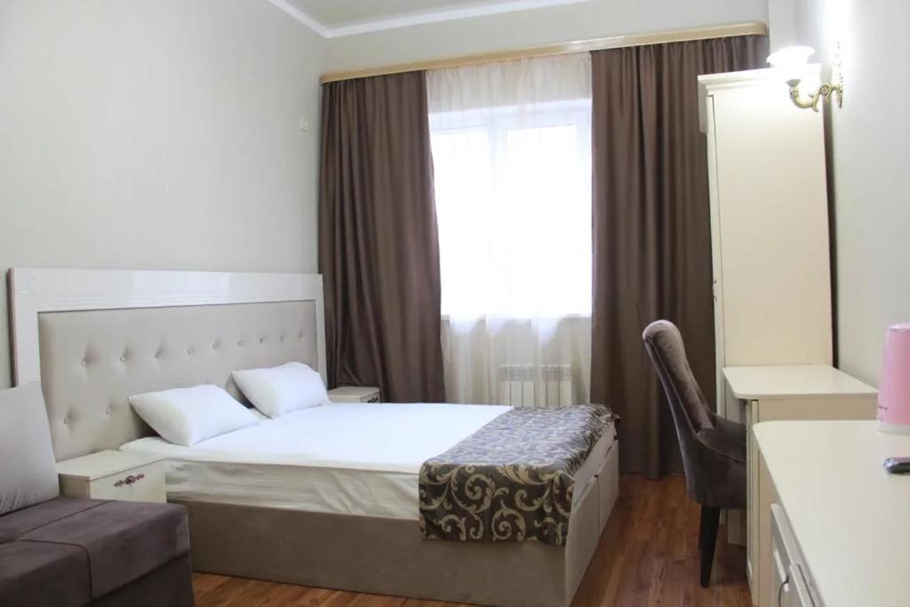 Gold Boutique Hotel Almaty Exterior photo